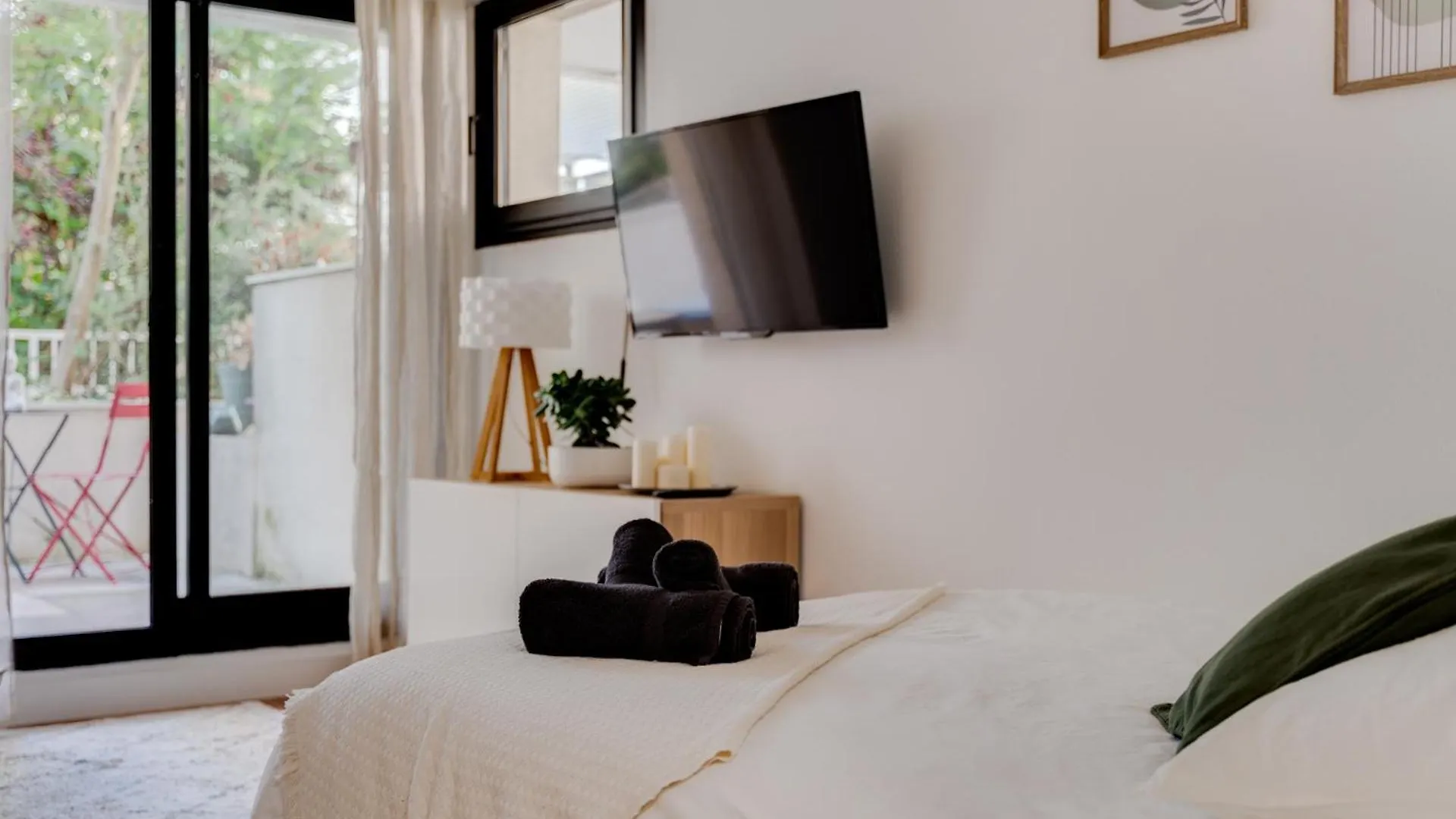 Apartment Studio Place Dupuy, Clim, Parking, Terrasse Toulouse France